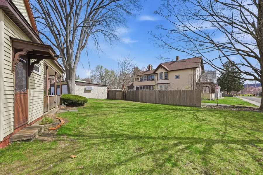 17 Adams St, Easthampton, MA 01027 - #3