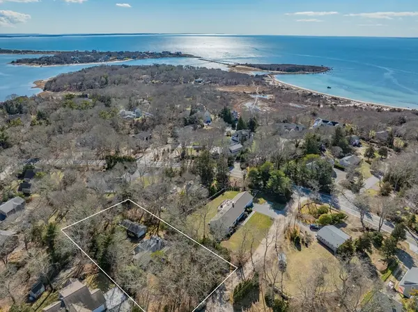 13 Hidden Village Road, Falmouth, MA 02574
