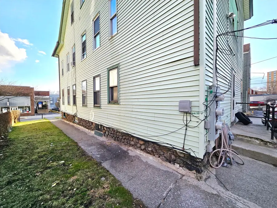 29 Cambridge St, Worcester, MA 01603 - #2