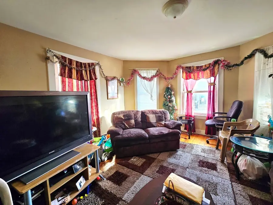 29 Cambridge St, Worcester, MA 01603 - #3