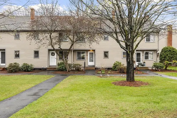 140 Cortland Cir #140, Leominster, MA 01453