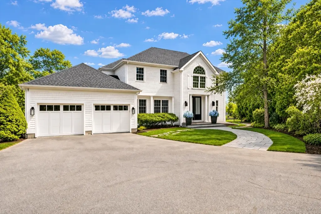 3 E High St, Dartmouth, MA 02748 - #1