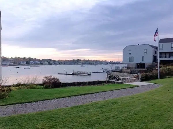 60 Brackett Pl #D, Marblehead, MA 01945 - #3