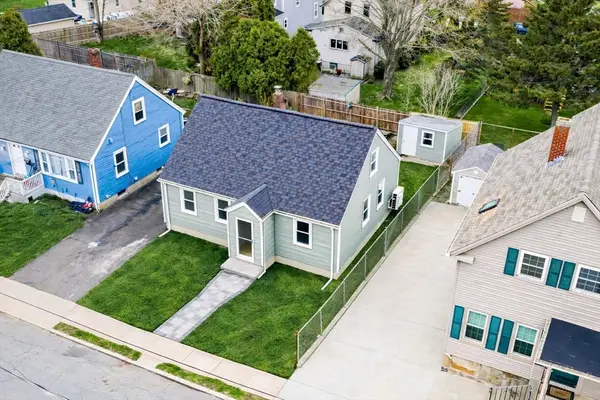 37 Vine St, New Bedford, MA 02740