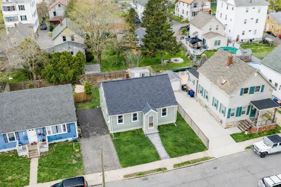 37 Vine St, New Bedford, MA 02740 - #2