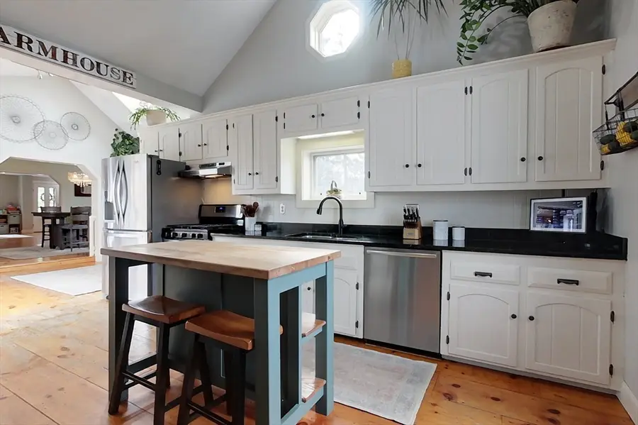 9-11 Heald St, Pepperell, MA 01463 - #3