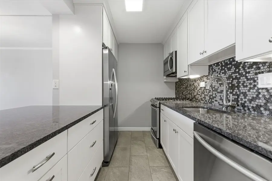 9 Hawthorne Place #11J, Boston, MA 02114 - #2