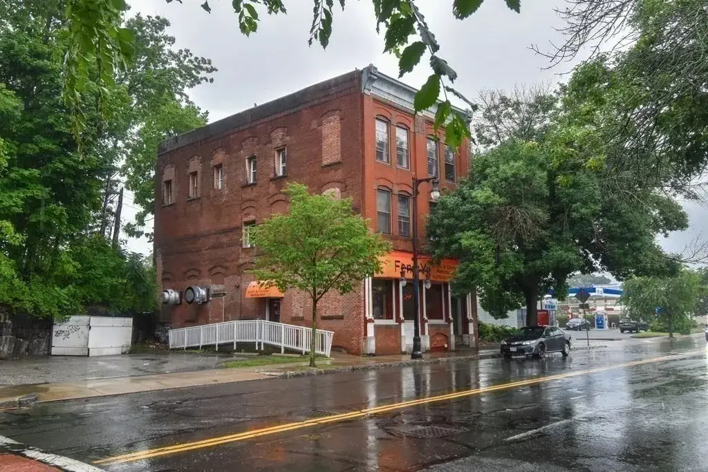 205 Elm St, Westfield, MA 01085 - #1