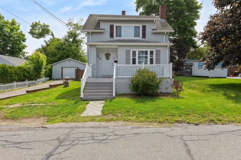 32 Macomber Ave, Swansea, MA 02777 - #1