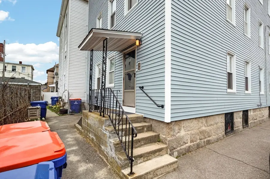 328 Sawyer St, New Bedford, MA 02746 - #3