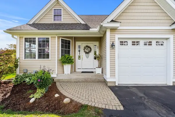 123 Carrington Ln #123, Uxbridge, MA 01569