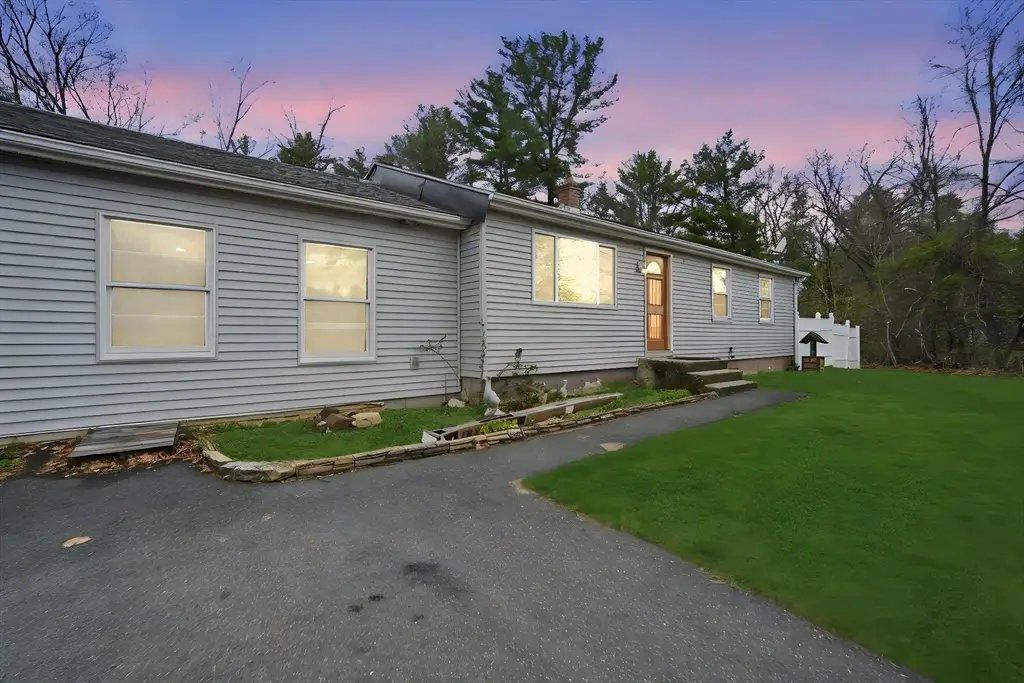 71 Sun Valley Rd, Holyoke, MA 01040 - #1