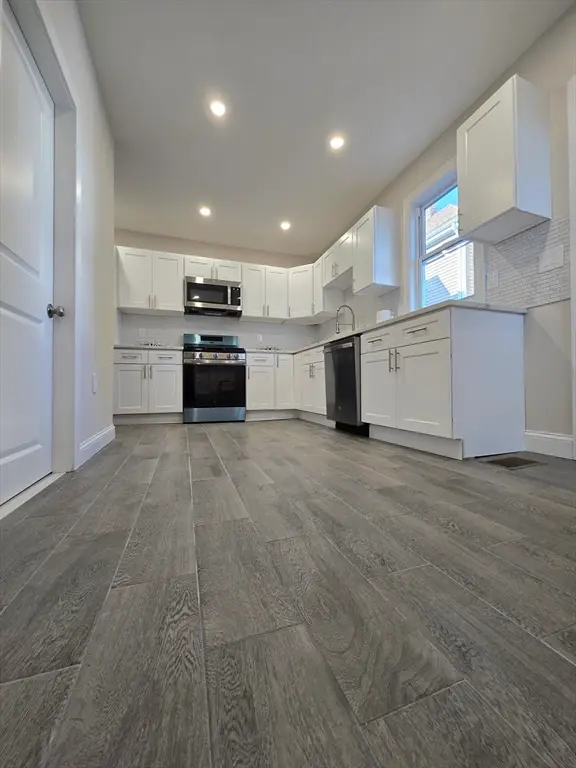 11 Mount Pleasant St #1, Waltham, MA 02452