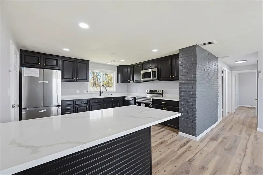 690 N Quincy St, Brockton, MA 02302 - #3