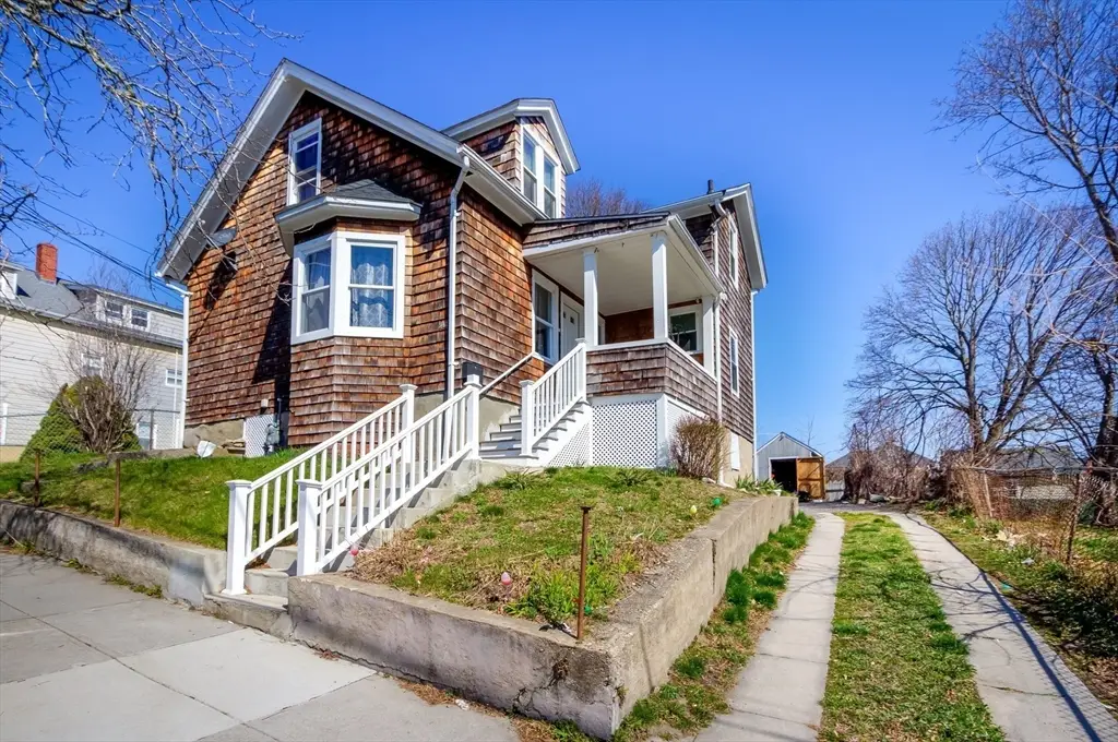 546 Snell St, Fall River, MA 02721 - #1