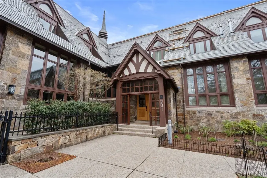 201 Freeman Street #A7, Brookline, MA 02446 - #3