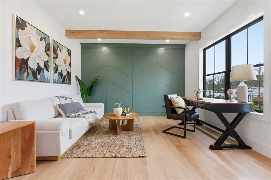 5 Lisa St, Burlington, MA 01803 - #3