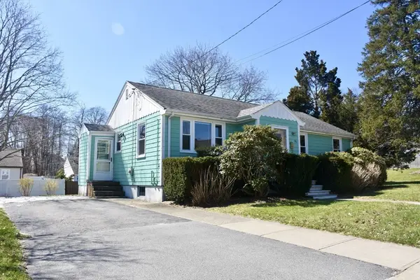 93 Howland Road, Fairhaven, MA 02719