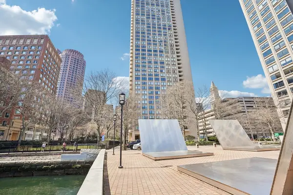 65 East India Row #PHE, Boston, MA 02110