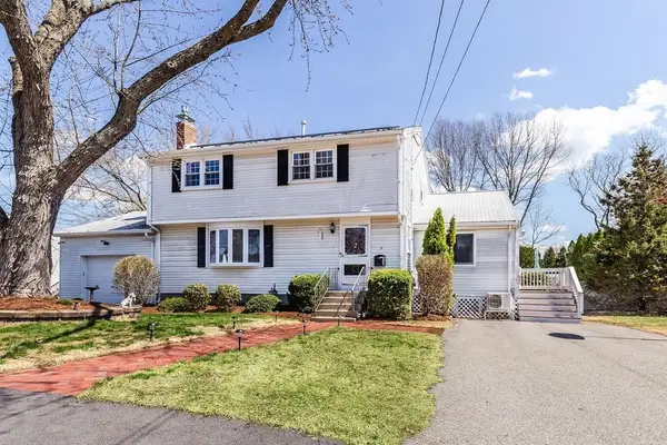 71 Pond Ln, Randolph, MA 02368