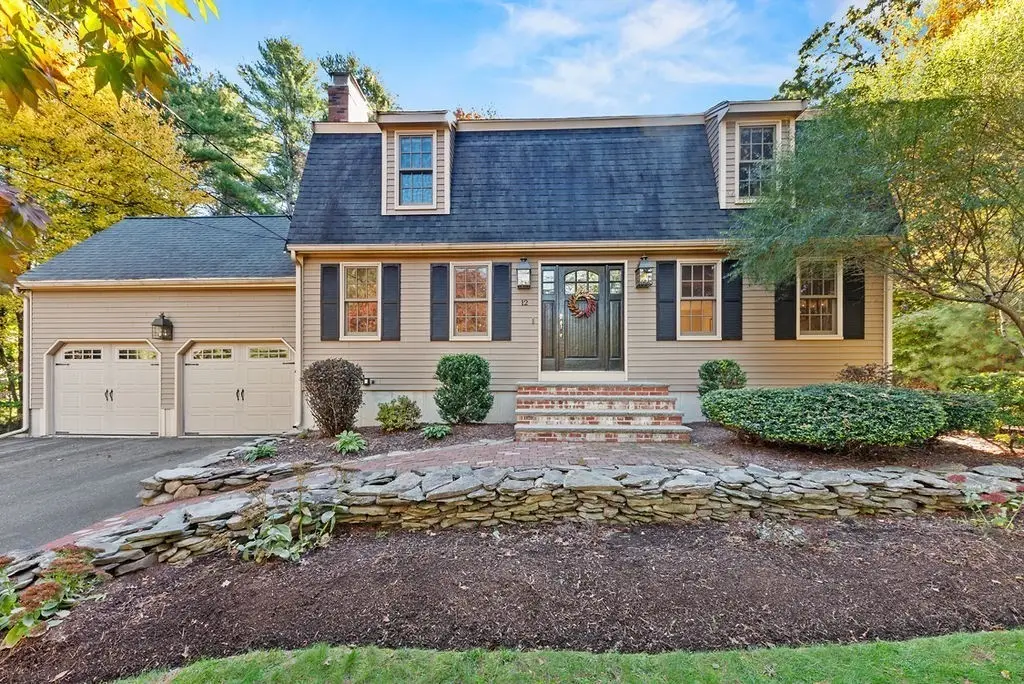 12 Essex St, Mansfield, MA 02048 - #1