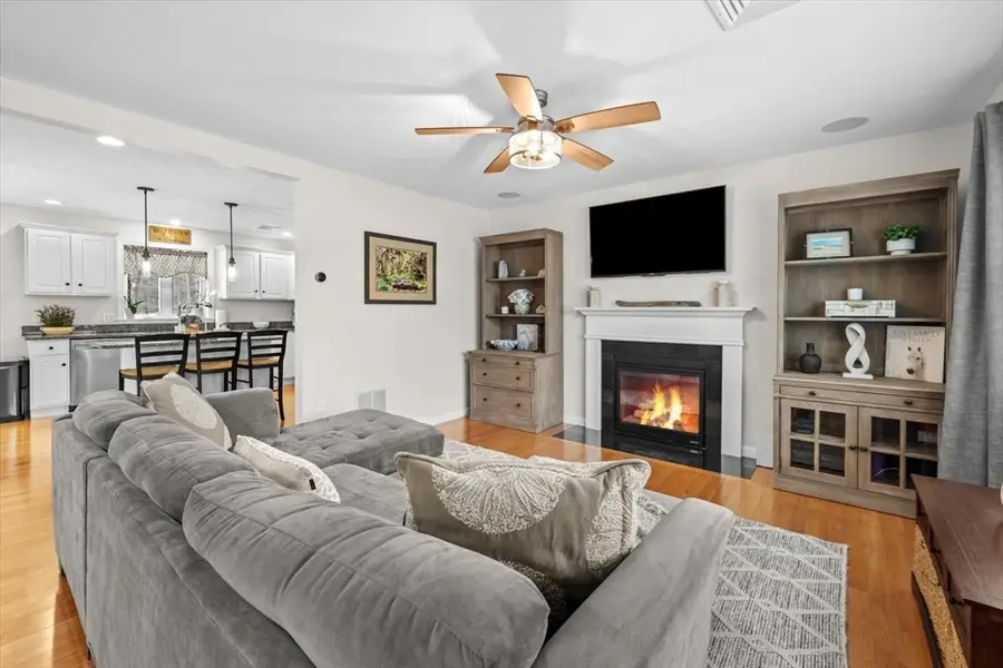 40 Saw Mill Lane, Rockland, MA 02370 - #3