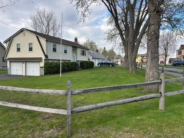 16 Watson St, Chicopee, MA 01020 - #3