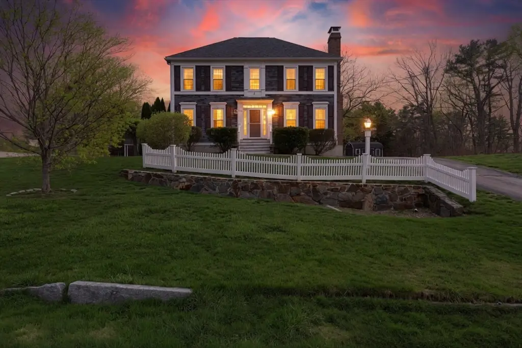 54 Old Merrill St, Amesbury, MA 01913 - #1