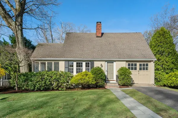 39 Hickory Cliff Rd, Newton, MA 02464
