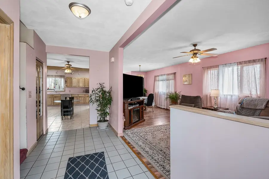 105 Cleveland Ave, Everett, MA 02149 - #3