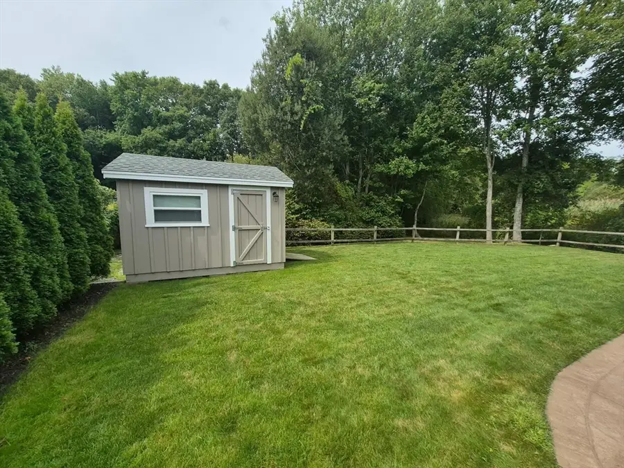 589 Bartlett St, New Bedford, MA 02745 - #3