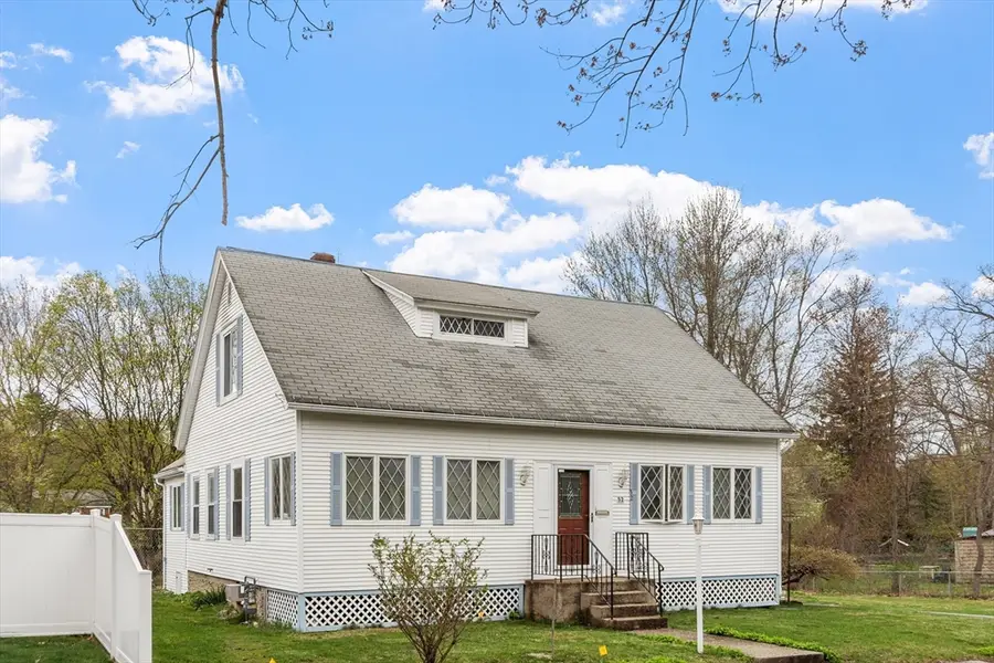 52 Woodland Rd, Auburn, MA 01501 - #3