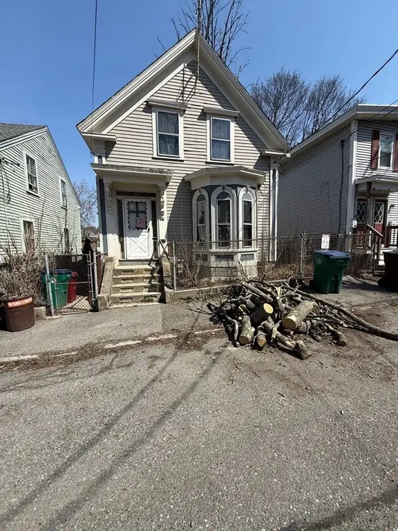 118 Bartlett Street, Lowell, MA 01852 - #2