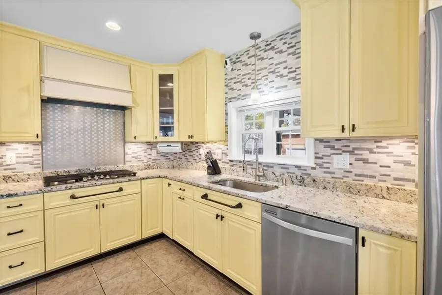 32 Byron Ave, Brockton, MA 02301 - #3