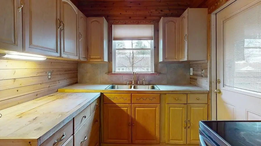 86 Saint Nicholas Ave, Worcester, MA 01606 - #2