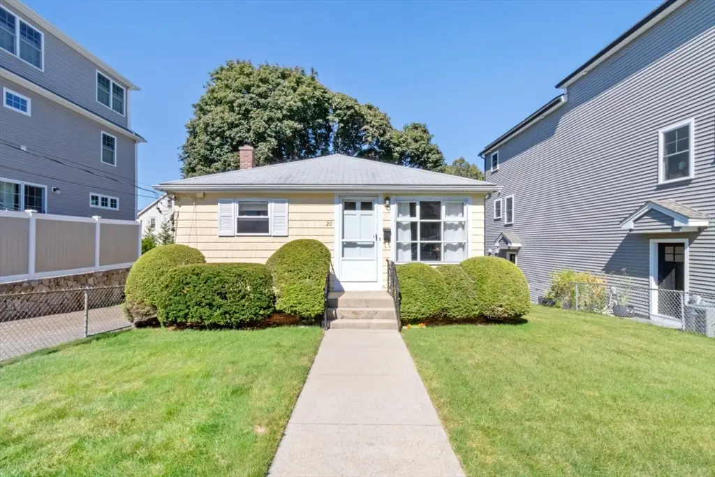 20 Gale St, Waltham, MA 02453 - #1