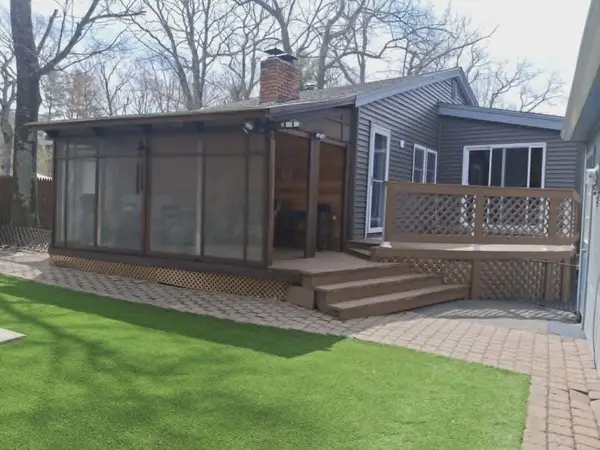 5 Pine Ave, Ashburnham, MA 01430