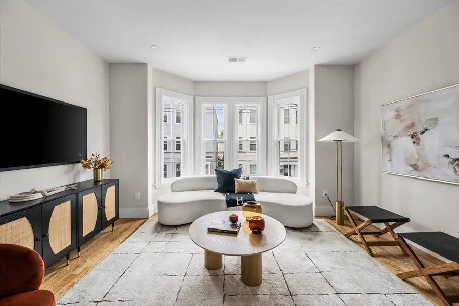 14 Harbor View St #1, Boston, MA 02125 - #3