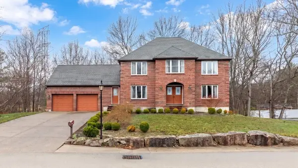 20 Teaberry Ln #1, Braintree, MA 02184