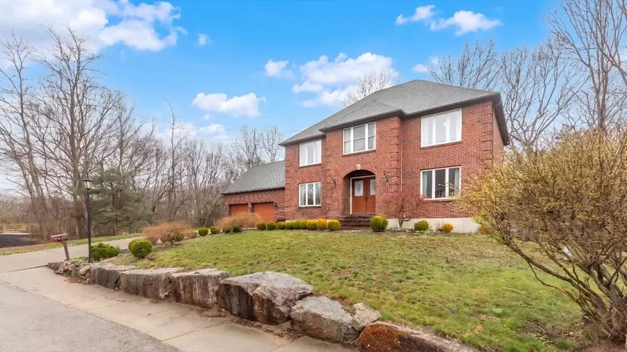 20 Teaberry Ln #1, Braintree, MA 02184 - #3