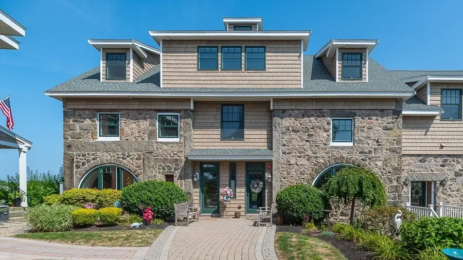 152 Water St #13, Danvers, MA 01923 - #2