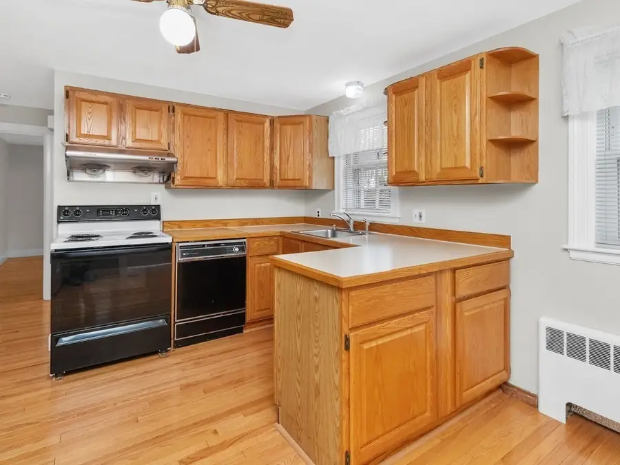 31 Oakledge Road, Waltham, MA 02452 - #3