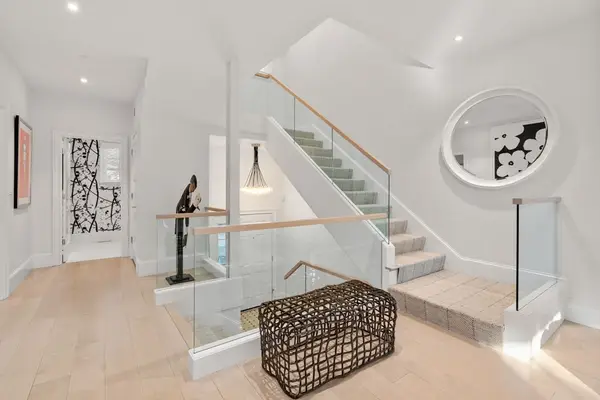 338 Boylston St #C, Newton, MA 02459