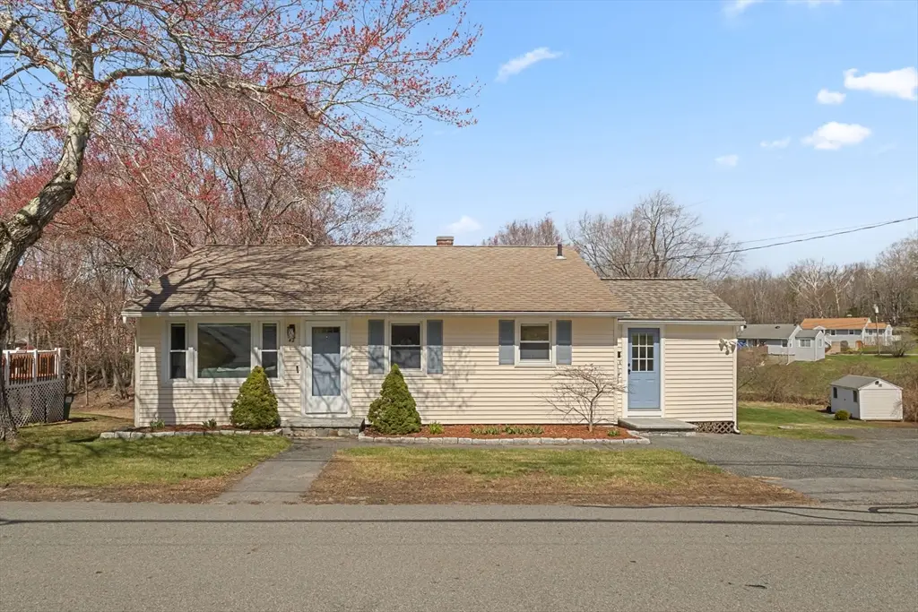 42 Sycamore St, Millbury, MA 01527 - #1