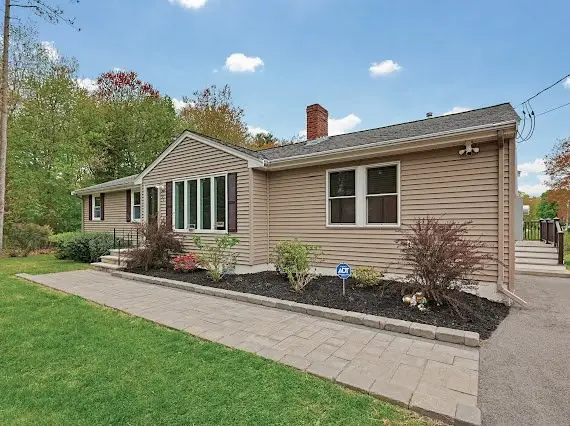 22 Kwedar Ave, Stoughton, MA 02072