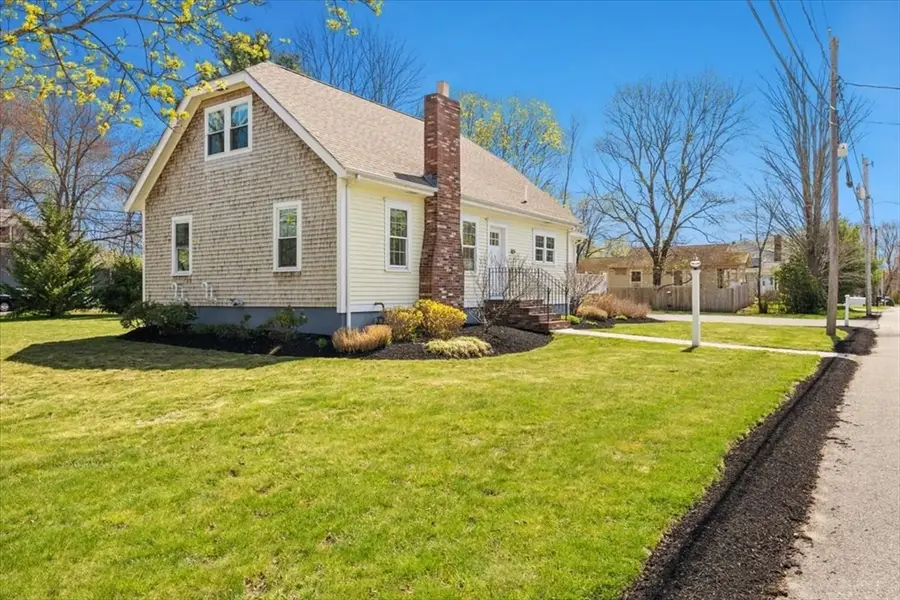 8 Hillside Ave, West Bridgewater, MA 02379 - #2