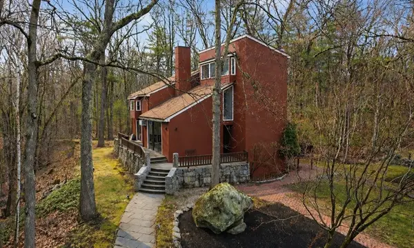 400 Rutland Street, Carlisle, MA 01741