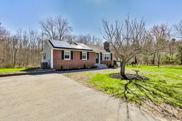 155 Robinson Rd, Hudson, NH 03051