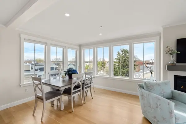 150 Merrimac St #I, Newburyport, MA 01950