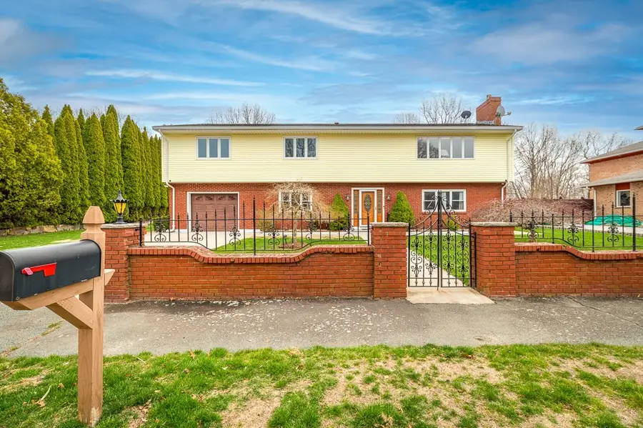 35 Reservoir Rd, Gloucester, MA 01930 - #2